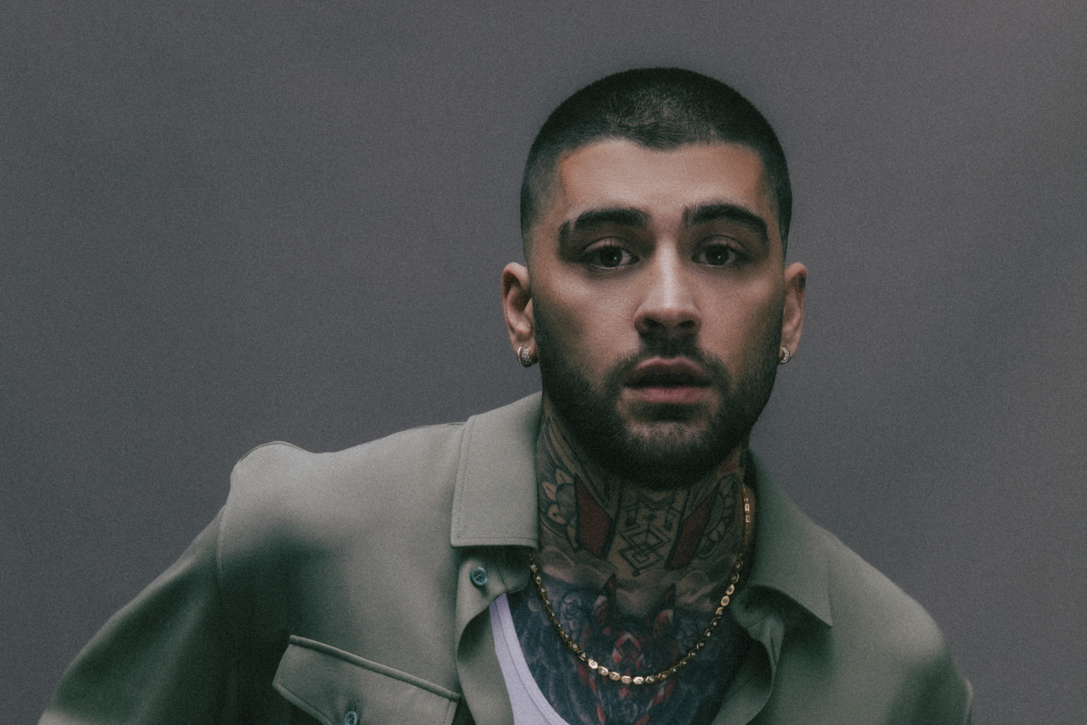 Fans Think They Figured It Out—The Real Story Behind Zayn’s ‘Sideways